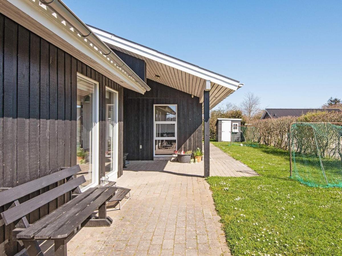 9 Person Holiday Home In Juelsminde Sonderby  Exteriör bild