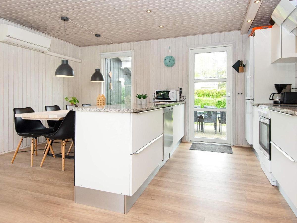9 Person Holiday Home In Juelsminde Sonderby  Exteriör bild